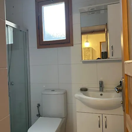 Cesmekoeyici Evleri Tas Ev No2 Сasa de vacaciones *